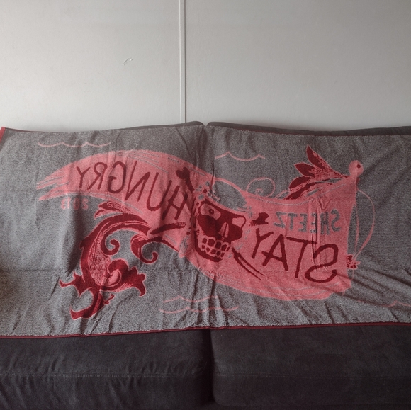 Sheetz stay hungry beach towel 69" x 34" - Picture 4 of 7